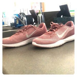 Rose gold Nike flex training